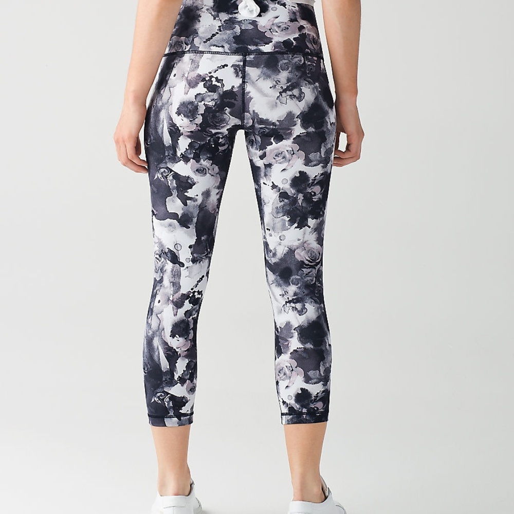 Lululemon Wunder Under Crops